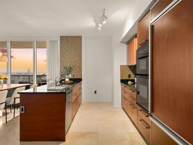 Apartment for rent  Unit #2306 - photo 6537562