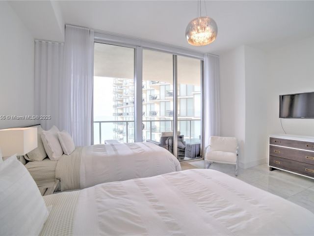 Apartment for rent  Unit #1204N - photo 6541189