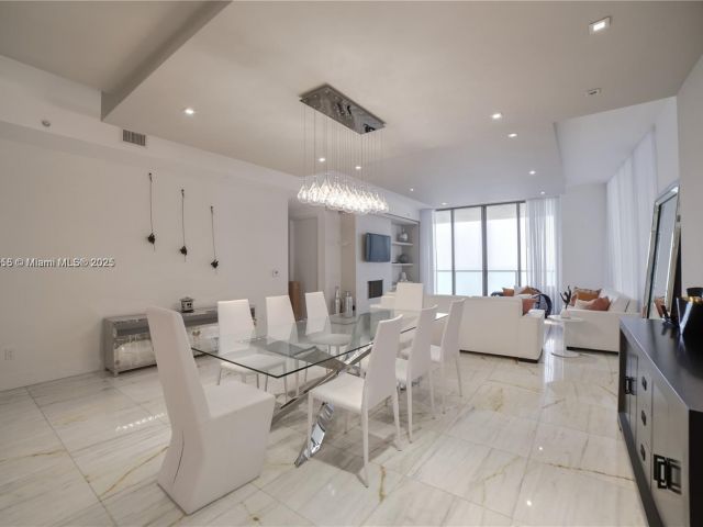 Apartment for rent  Unit #1204N - photo 6541191