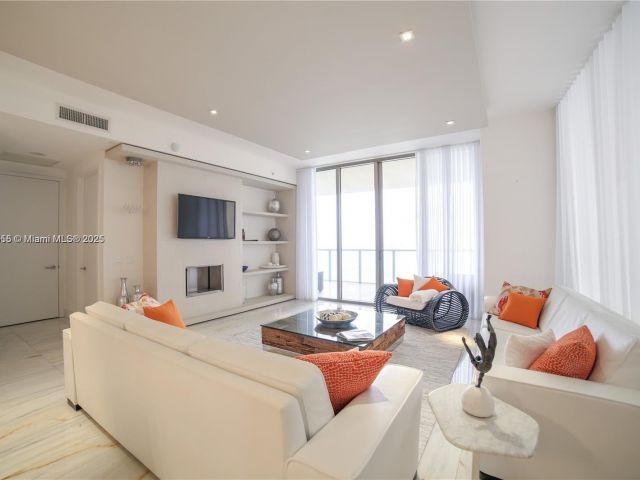 Apartment for rent  Unit #1204N - photo 6541196