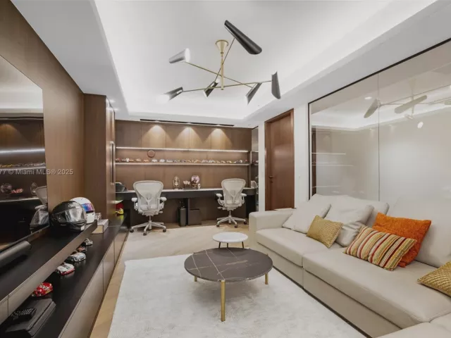 4-bedroom condo for sale in Sunny Isles Beach - 330 Sunny Isles Blvd 5-2403 - MondialRealty