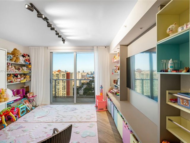 Apartment for sale  Unit #5-2403 - photo 6559815