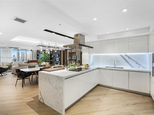 Apartment for sale  Unit #5-2403 - photo 6559820