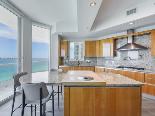 Apartment for sale  Unit #2102 - photo 6539818