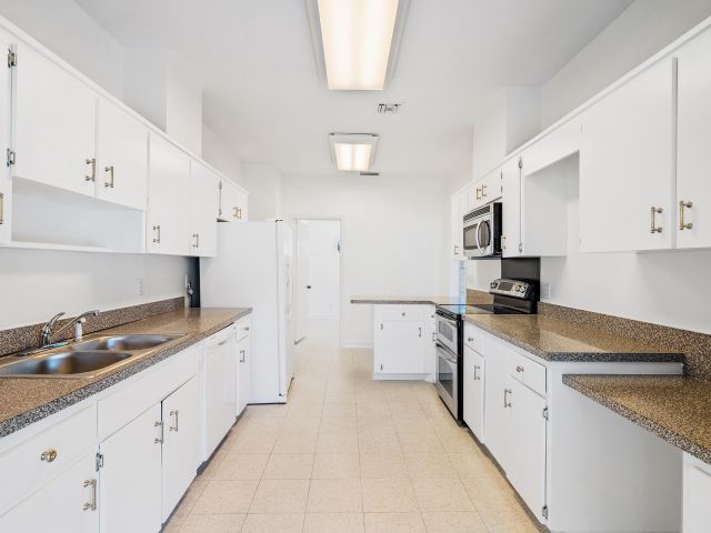 Home for rent at 210 Russlyn Drive - photo 6539641