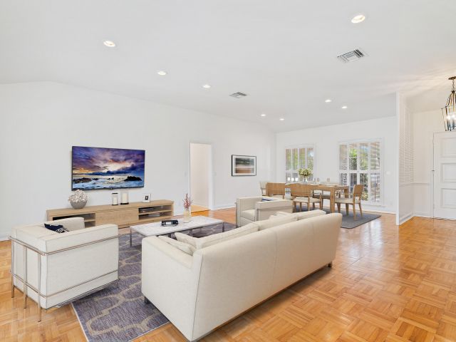 Home for rent at 210 Russlyn Drive - photo 6539644