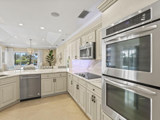 Home for sale at 10431 Stonebridge Boulevard - photo 6909215