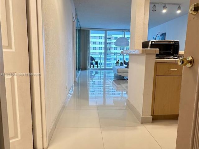 1-bedroom condo for rent in Hallandale Beach - 2030 S Ocean Dr 725 - MondialRealty