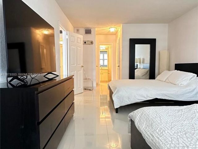 1-bedroom condo for rent in Hallandale Beach - 2030 S Ocean Dr 725 - MondialRealty
