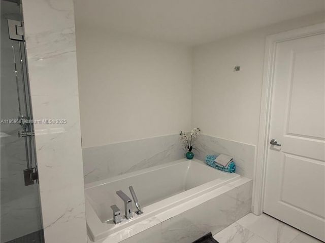 Apartment for rent  Unit #1021 - photo 6539465