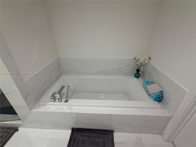 Apartment for rent  Unit #1021 - photo 6539468