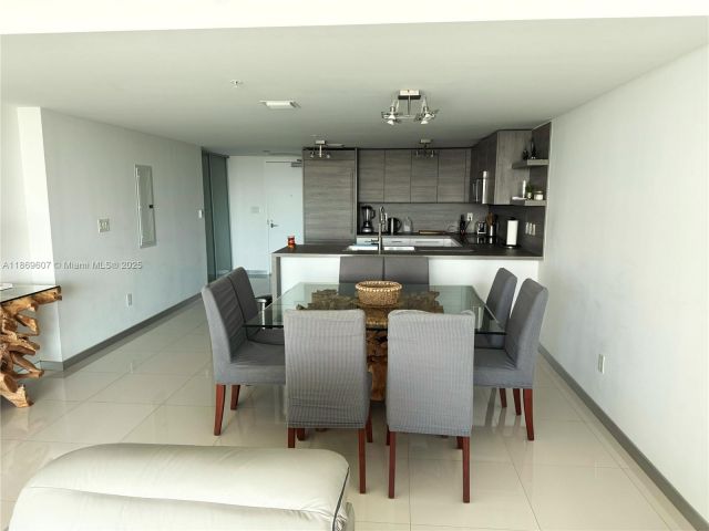 Apartment for rent  Unit #1021 - photo 6539479