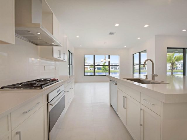 Home for rent at 17062 Watersprite Lakes Road - photo 6542568