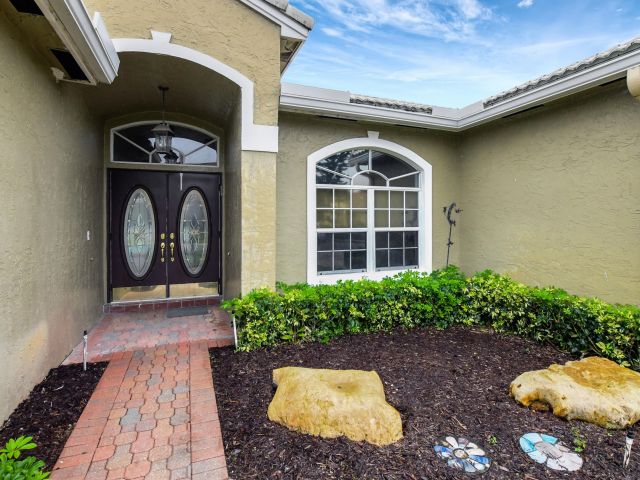 Home for sale at 18570 Serena Pointe Lane - photo 6543412