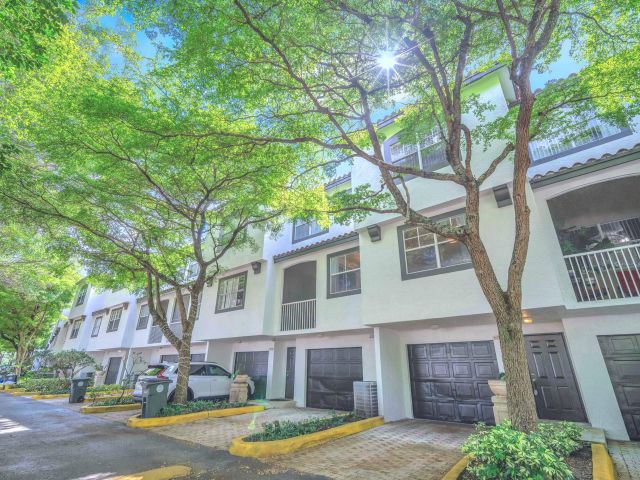 Home for rent at 20889 Saint Andrews Boulevard - photo 6546171