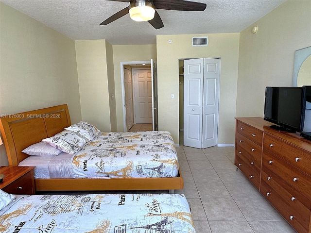 Apartment for sale  Unit #1010 - photo 6542857