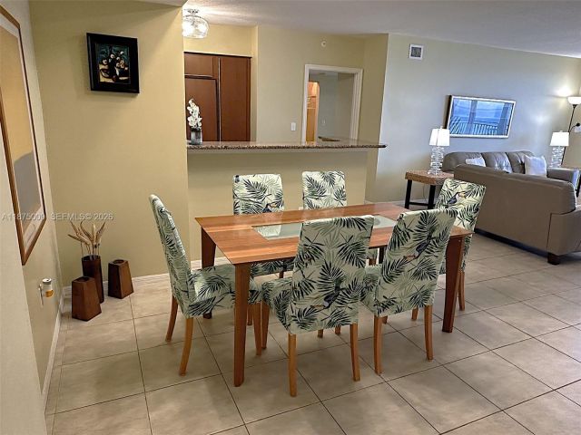 Apartment for sale  Unit #1010 - photo 6542866