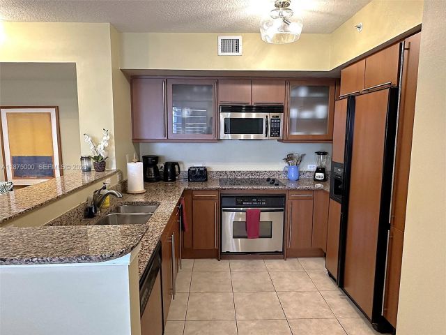 Apartment for sale  Unit #1010 - photo 6542867