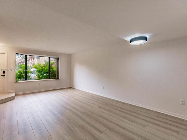 2-bedroom home for sale in Miami - 7820 SW 102nd Ln - MondialRealty