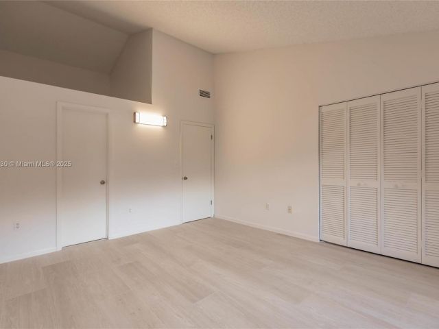 2-bedroom home for sale in Miami - 7820 SW 102nd Ln - MondialRealty