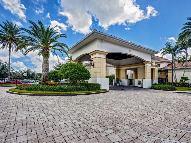 Home for sale at 7740 Blue Heron Way - photo 6538916