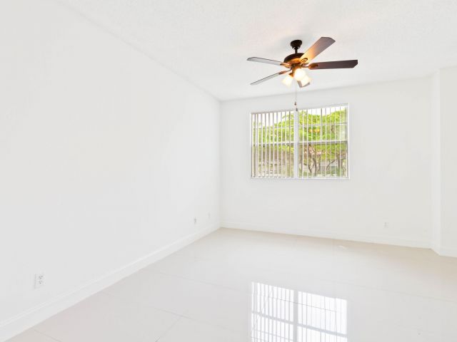 Home for rent at 20889 Saint Andrews Boulevard - photo 6541806