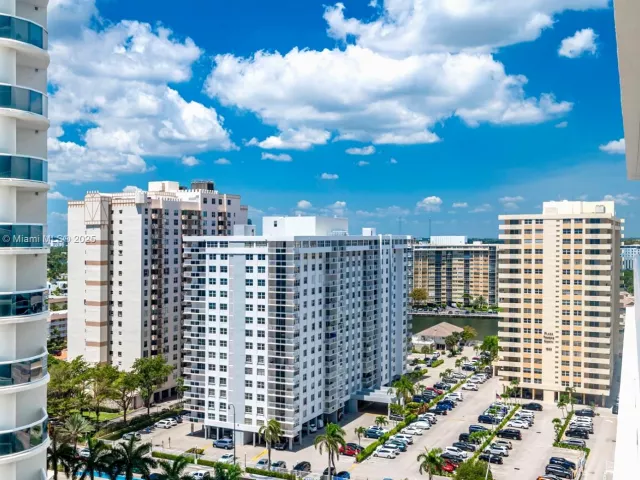 1-bedroom condo for rent in Hallandale Beach - 1830 S Ocean Dr 1605 - MondialRealty