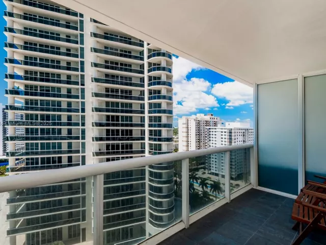 1-bedroom condo for rent in Hallandale Beach - 1830 S Ocean Dr 1605 - MondialRealty