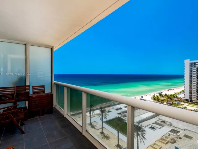 1-bedroom condo for rent in Hallandale Beach - 1830 S Ocean Dr 1605 - MondialRealty