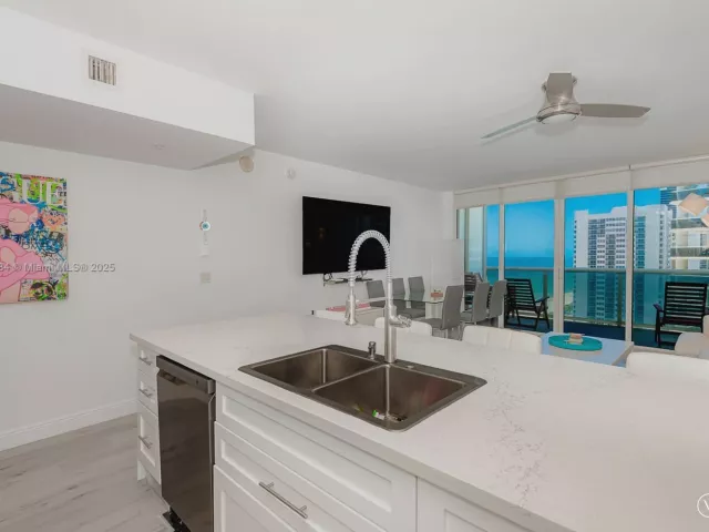 1-bedroom condo for rent in Hallandale Beach - 1830 S Ocean Dr 1605 - MondialRealty