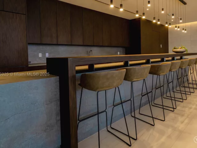 1-bedroom condo for sale in Miami -  - MondialRealty