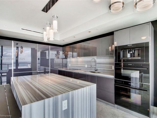 Apartment for sale  Unit #3102 - photo 6544669