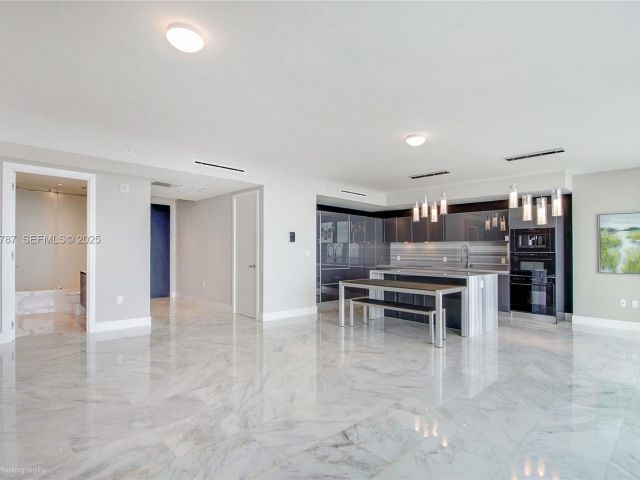 Apartment for sale  Unit #3102 - photo 6544670