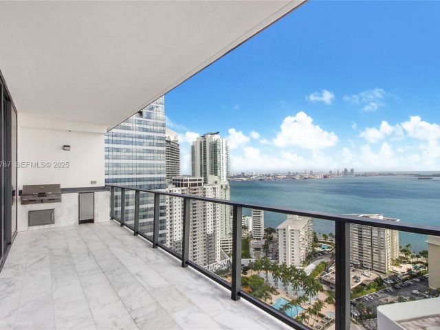 Apartment for sale  Unit #3102 - photo 6544674