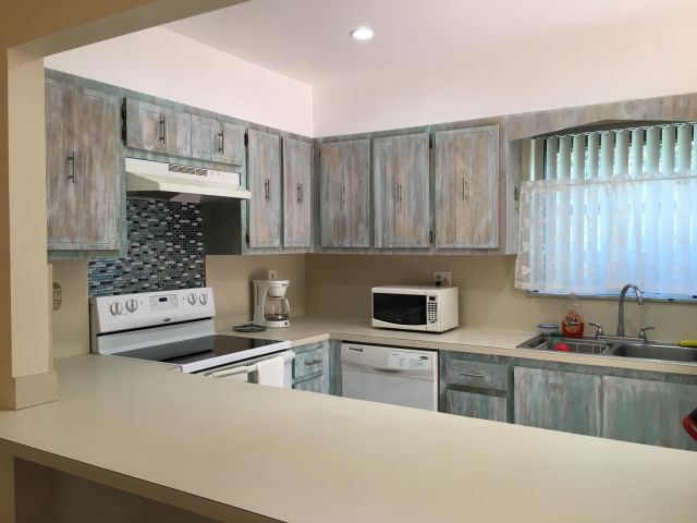 Home for rent at 1251 S Federal Hwy 1190 Highway 1190 - photo 6541828