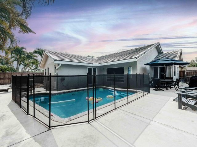 Home for rent at 7515 Silver Woods Court - photo 6541855