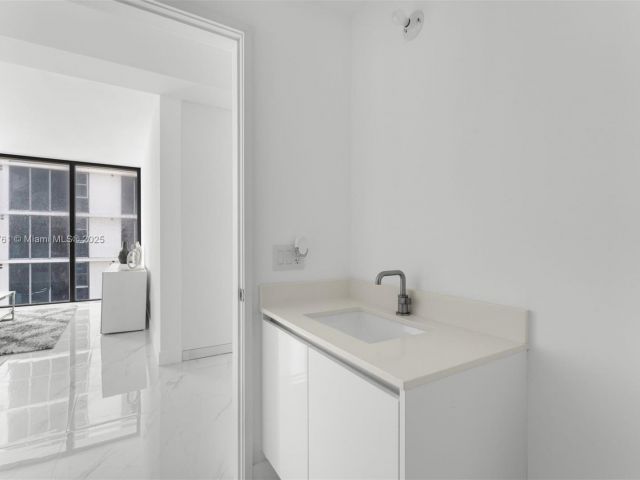 Apartment for sale  Unit #2201 - photo 6604373