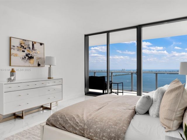 Apartment for sale  Unit #4702 - photo 6604346