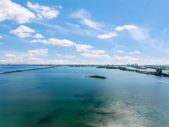 Apartment for sale  Unit #4702 - photo 6604350