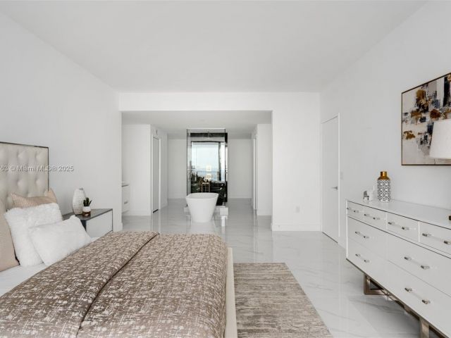 Apartment for sale  Unit #4702 - photo 6604353