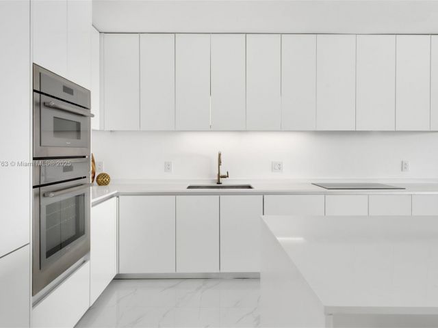 Apartment for sale  Unit #4702 - photo 6604356