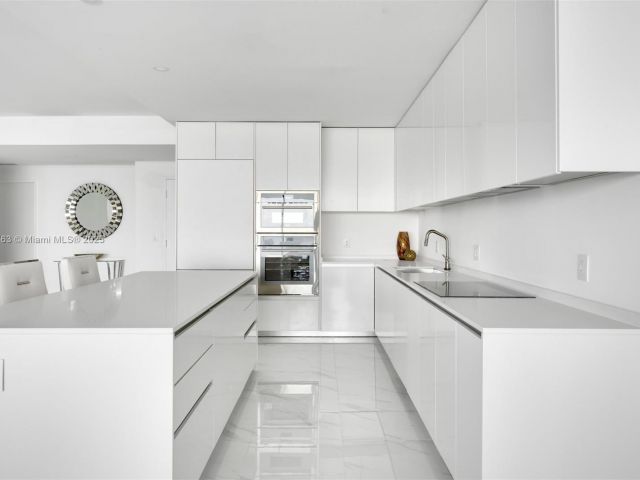 Apartment for sale  Unit #4702 - photo 6604357