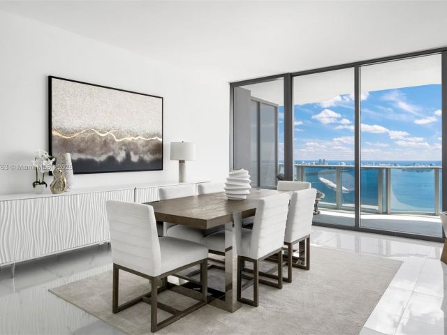 Apartment for sale  Unit #4702 - photo 6604360