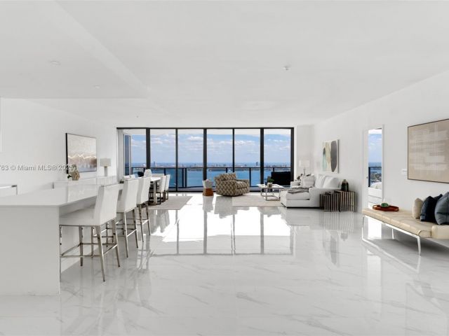 Apartment for sale  Unit #4702 - photo 6604362