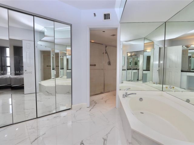 Apartment for rent  Unit #2510 - photo 6543825