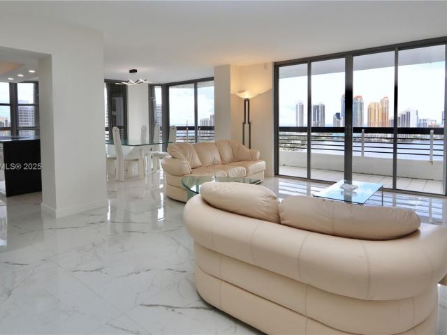 Apartment for rent  Unit #2510 - photo 6543832