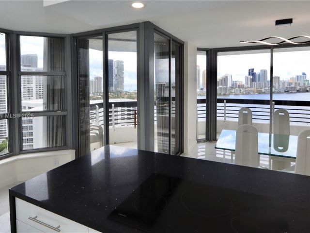 Apartment for rent  Unit #2510 - photo 6543837