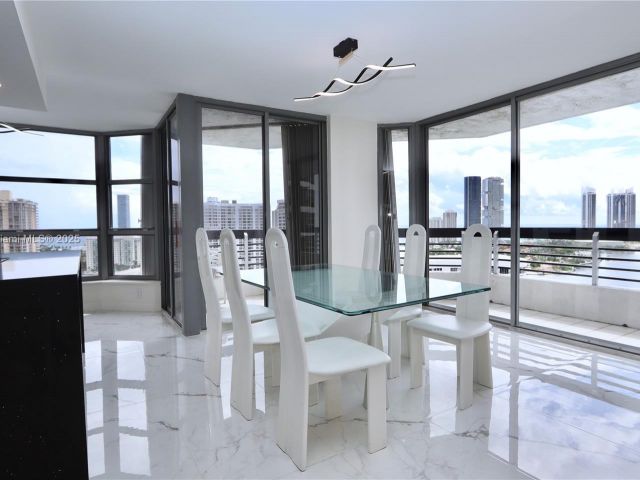 Apartment for rent  Unit #2510 - photo 6543840