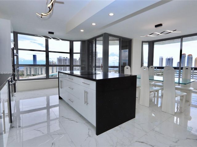 Apartment for rent  Unit #2510 - photo 6543841