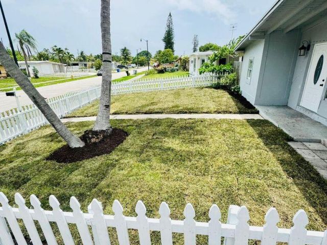 Home for rent at 4051 NE 15 Terrace - photo 6548633